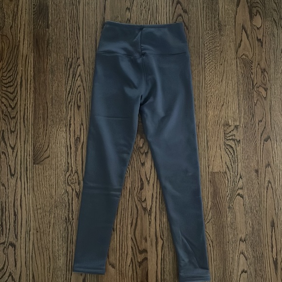 NWOT Soft.Clouds Fleece Lined Grey Leggings Size Small - Picture 4 of 4